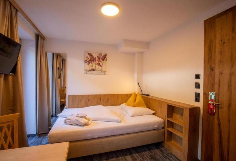 تختخواب و صبحانه Alpenresidenz Trisanna