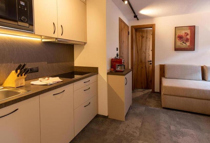 تختخواب و صبحانه Alpenresidenz Trisanna