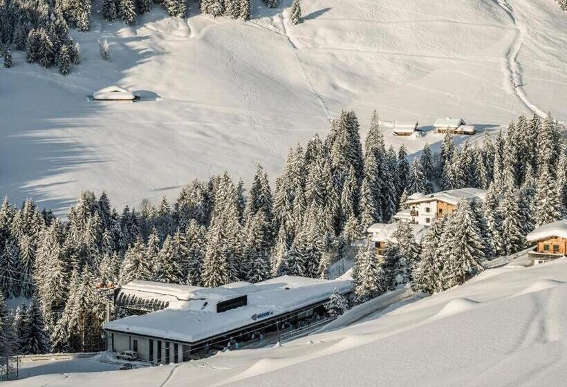 Отель Bergkristall Zillertal   Adults Only 16 Years Plus