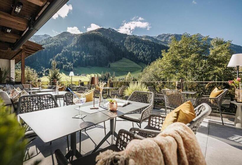 Отель Bergkristall Zillertal   Adults Only 16 Years Plus