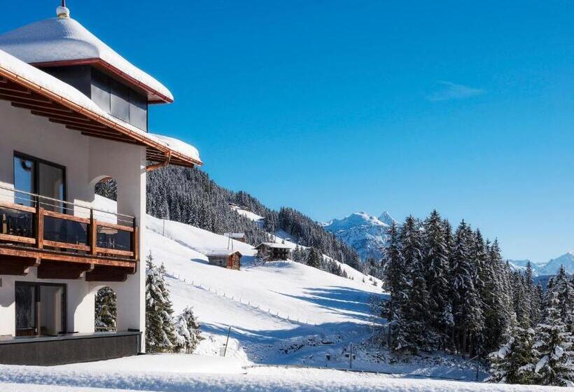 Отель Bergkristall Zillertal   Adults Only 16 Years Plus