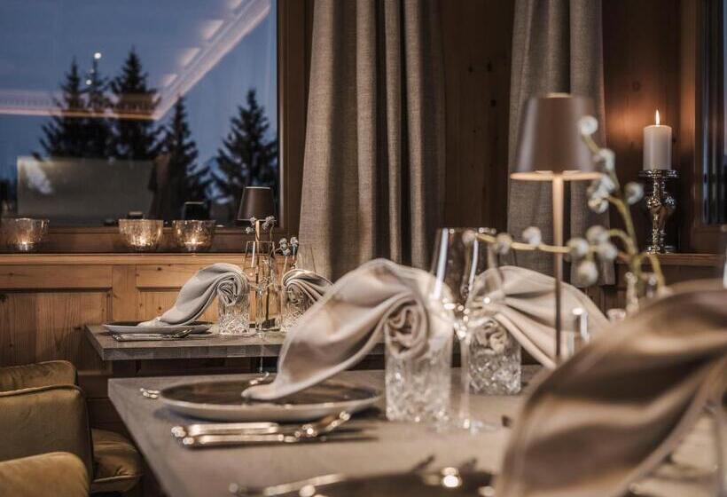 Отель Bergkristall Zillertal   Adults Only 16 Years Plus
