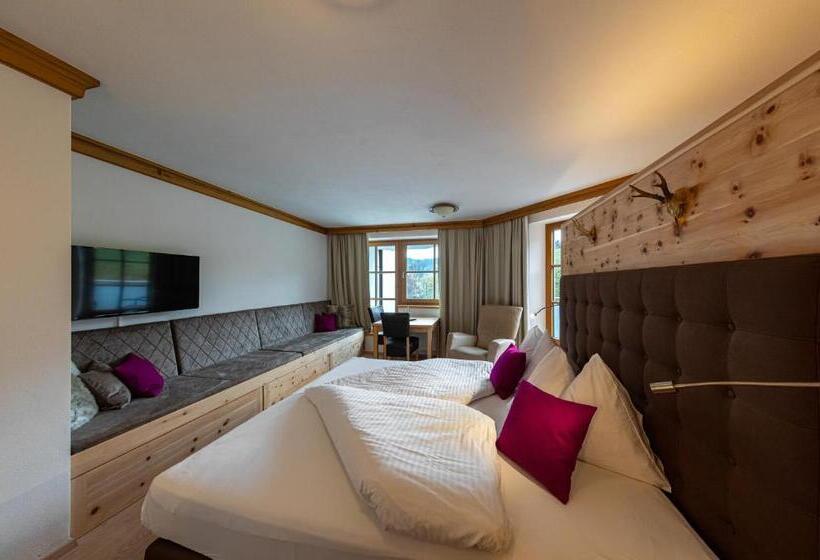 ホテル Und Alpen Apartments Mit Sauna   Bürglhöh