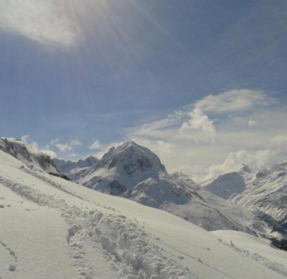 هتل Garni Sursilva