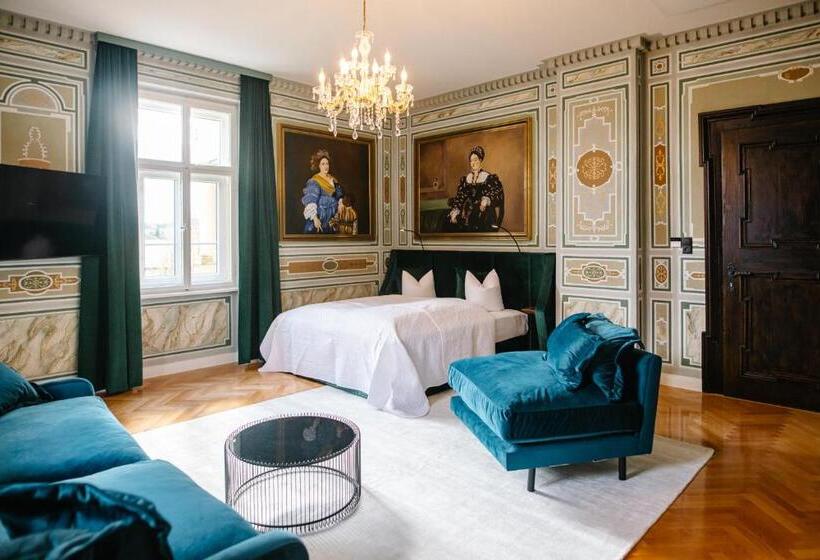 בית מלון כפרי Georgi Schloss   Boutique