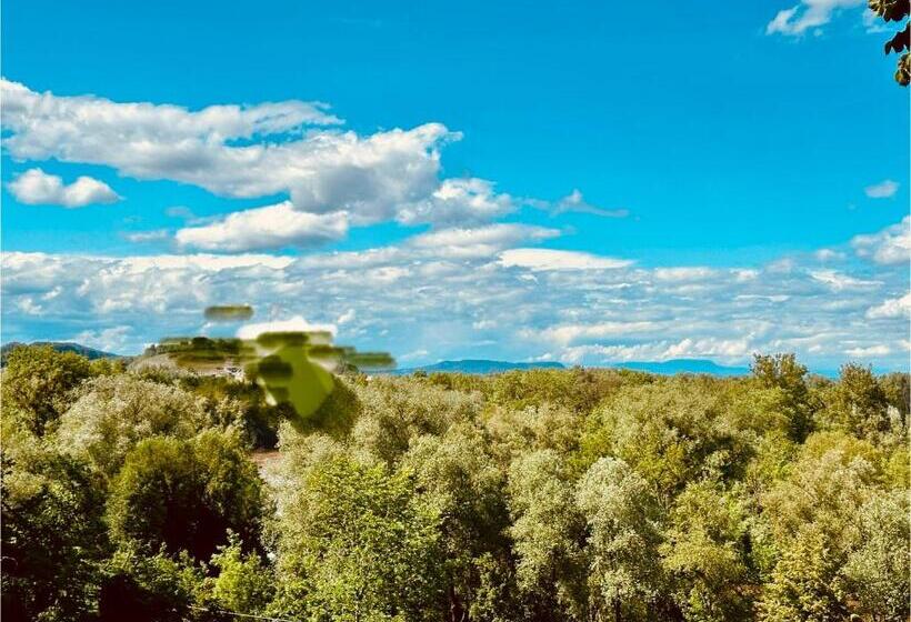 בית מלון כפרי Georgi Schloss   Boutique