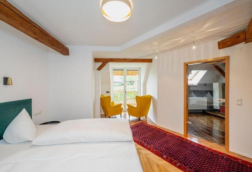 בית מלון כפרי Georgi Schloss   Boutique