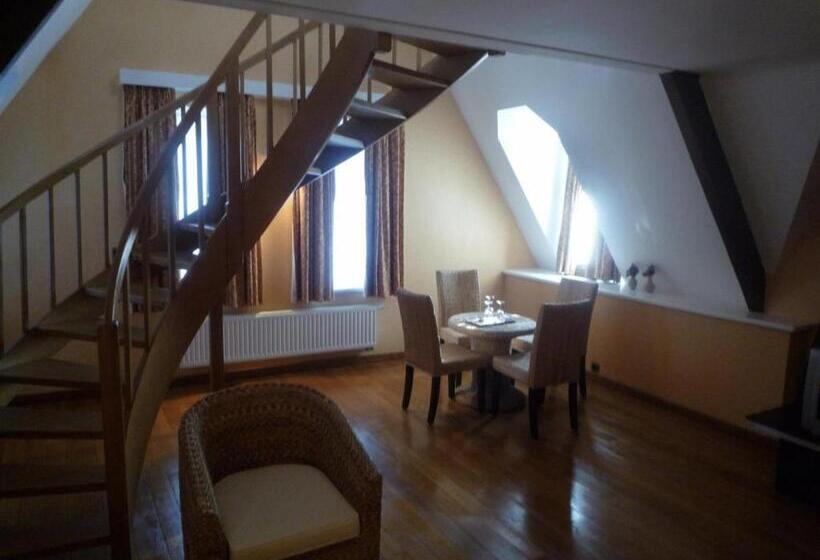 هتل Le Château De Rendeux