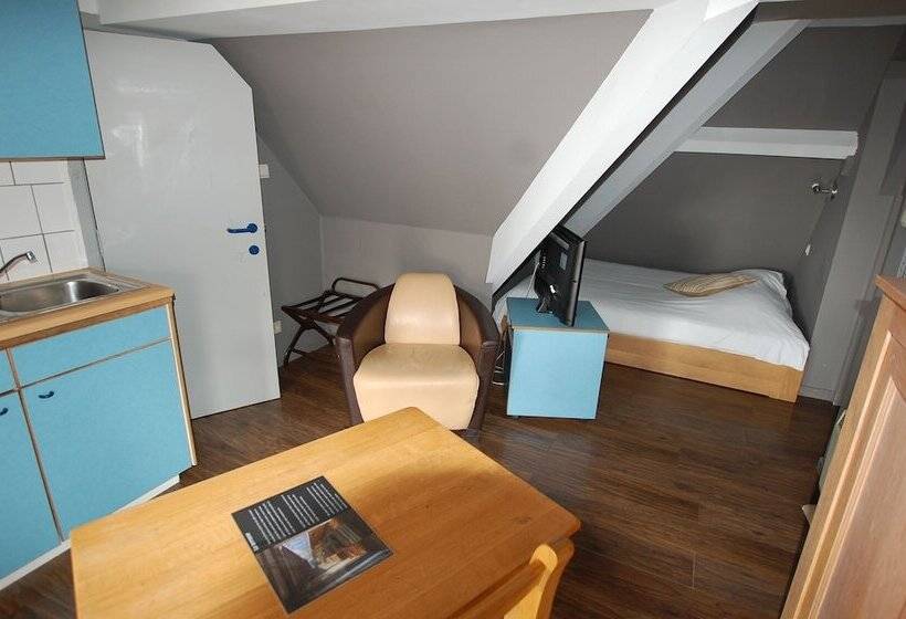 ホテル Piano 2   Mont St Guibert   Louvain La Neuve