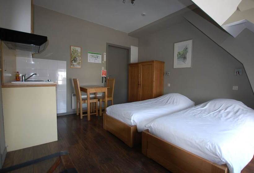 ホテル Piano 2   Mont St Guibert   Louvain La Neuve