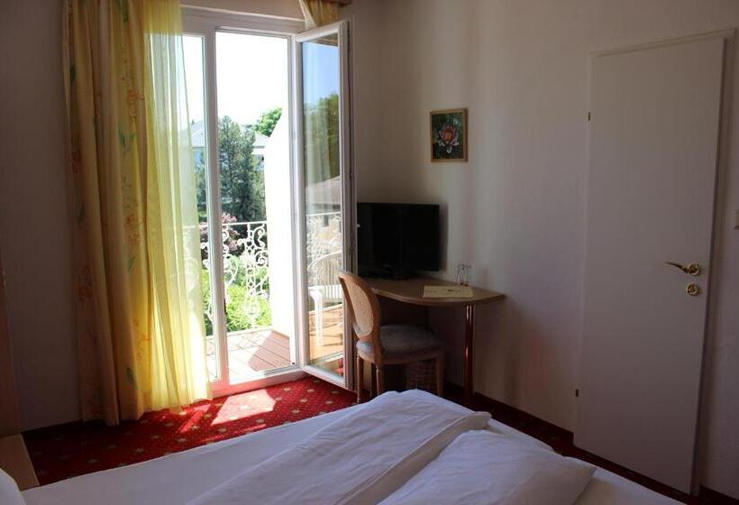 هتل Villa Auguste