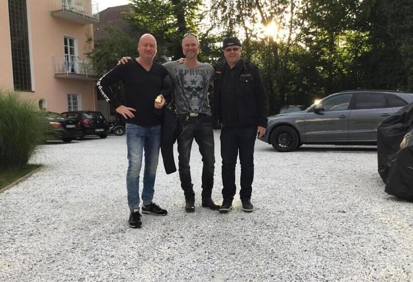 هتل Villa Auguste