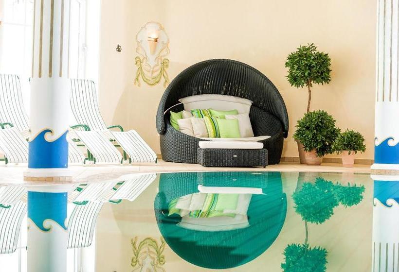 Superior Hotel Schneider Ski In & Ski Out