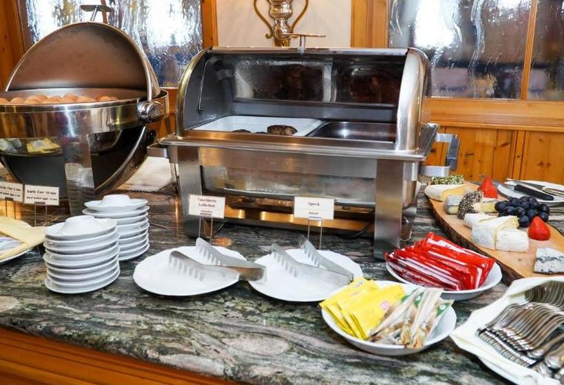 Superior Hotel Schneider Ski In & Ski Out