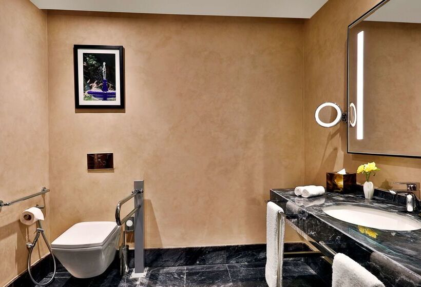 هتل Hilton Tangier City Center