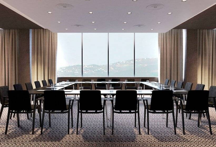 هتل Hilton Tangier City Center