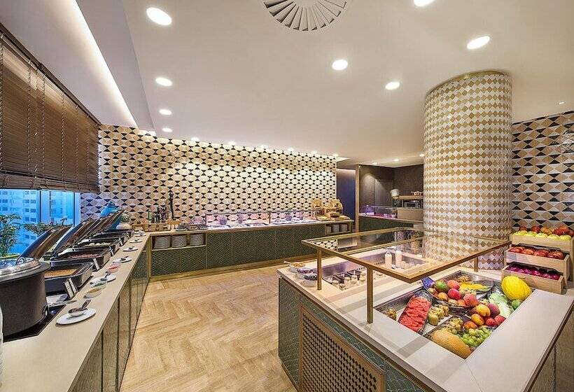 هتل Hilton Tangier City Center