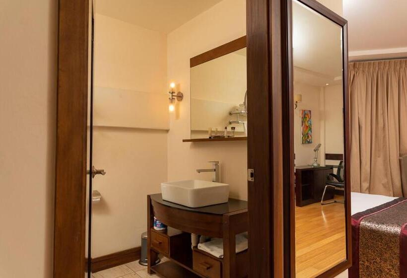 هتل Herdmanston Lodge