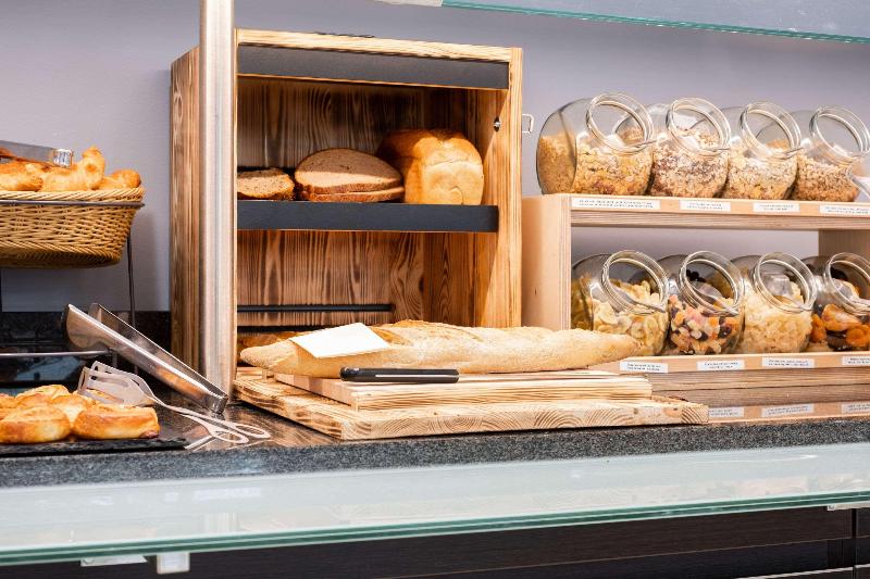 هتل Premier Inn Hannover City University