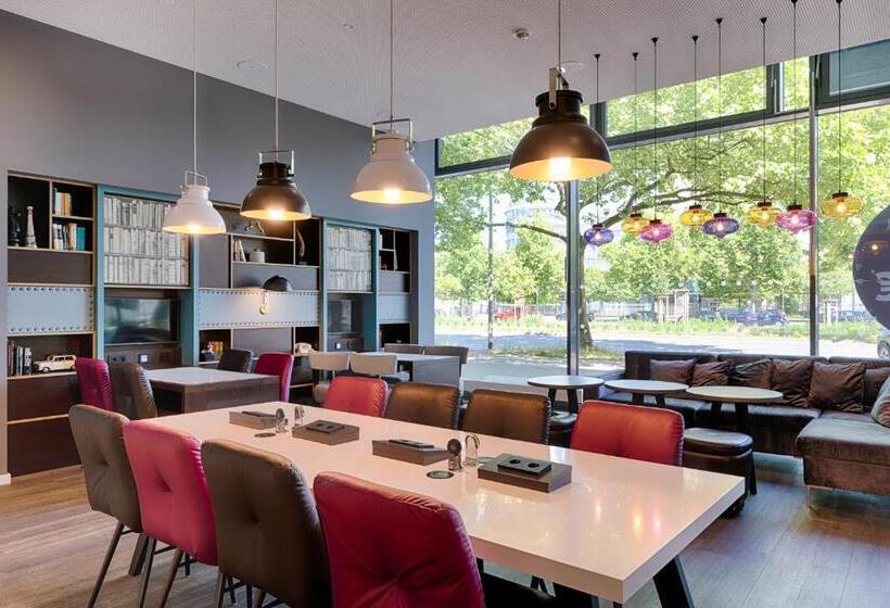 هتل Premier Inn Hannover City University