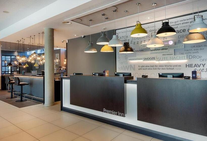 هتل Premier Inn Hannover City University