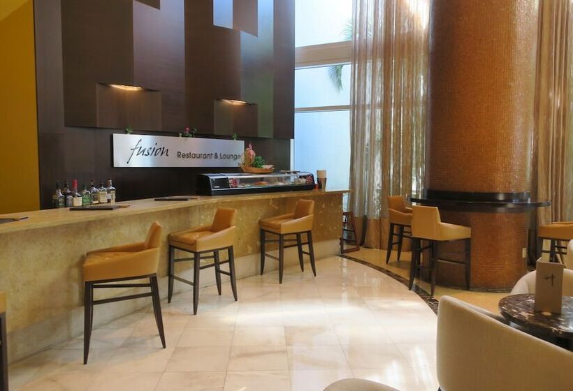 בית מלון כפרי Private Ocean Condos At Trump Sunny Isles