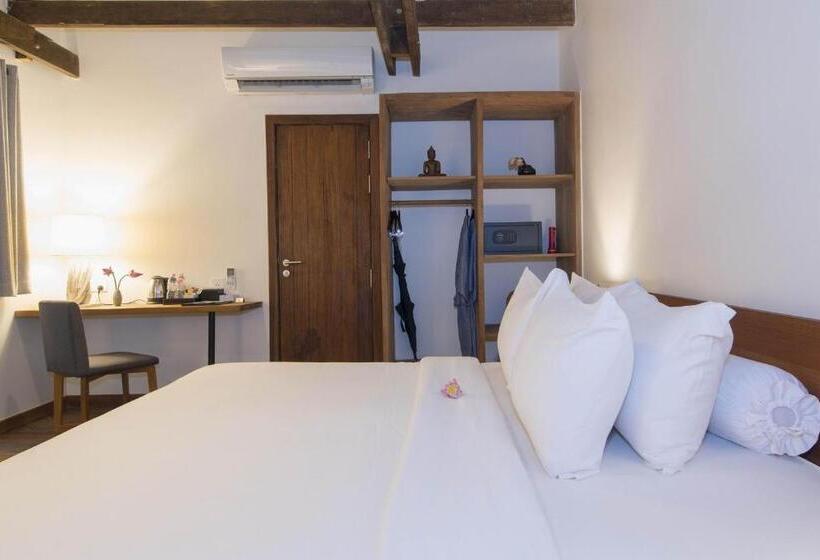 تختخواب و صبحانه Enkosa 4 Bedroom Wooden Luxury House