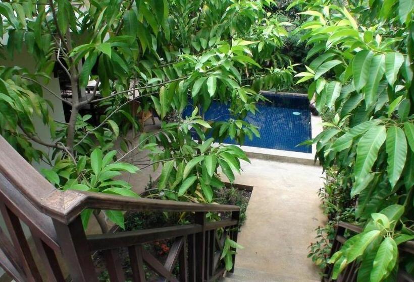 تختخواب و صبحانه Enkosa 4 Bedroom Wooden Luxury House