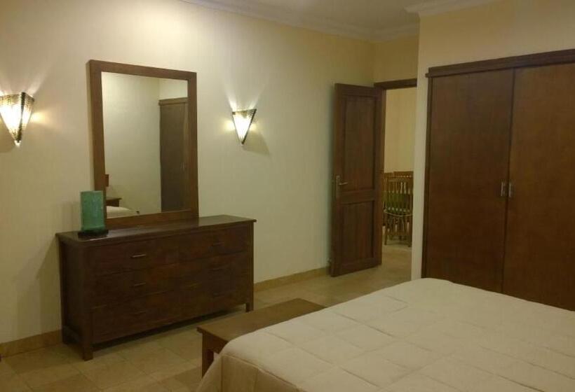 Resort Palm Malinamoc