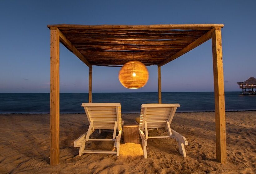 אתר נופש The Lodge At Jaguar Reef