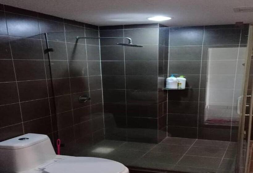 5pax Gold Coast Morib Resort   Banting Sepang Klia Tanjung Sepat