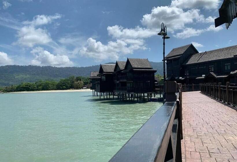 منتجع The Lagoon Water Chalet