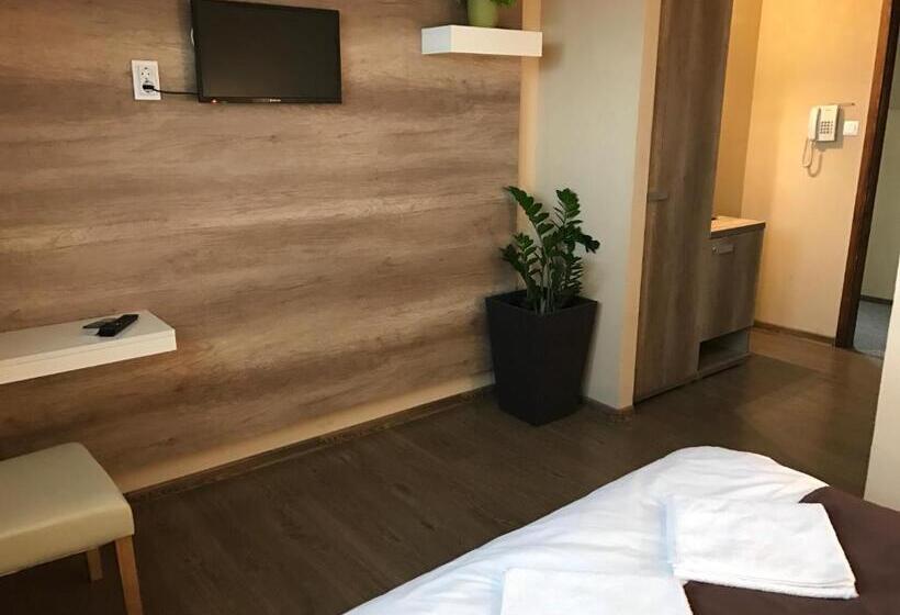Abszolút Hotel és Panzió