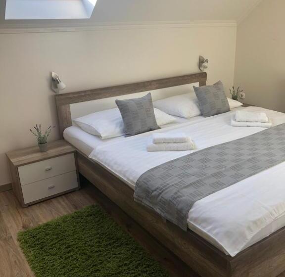 ベッドアンドブレックファースト Judit Vendégház