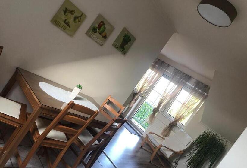 ベッドアンドブレックファースト Judit Vendégház