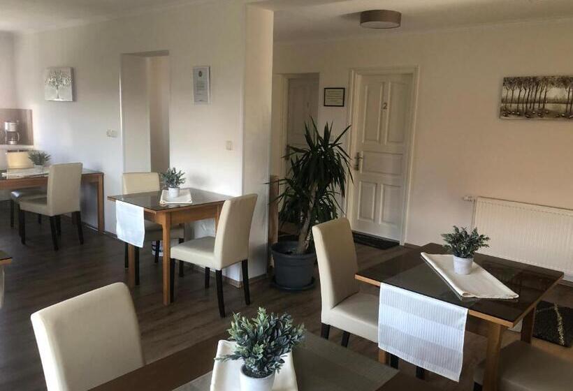 ベッドアンドブレックファースト Judit Vendégház