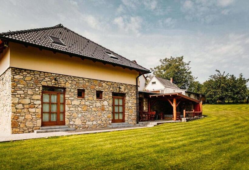 مبيت وإفطار Kakukk Vendéglő Panzió