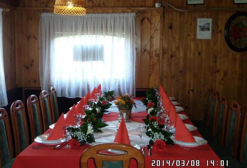 مبيت وإفطار Táltos Vendégház