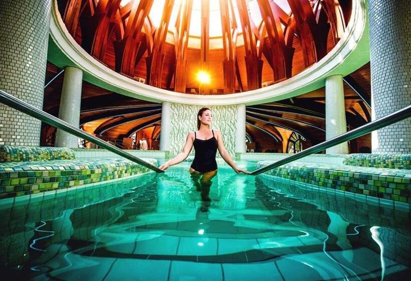 ホテル Boni Családi Wellness