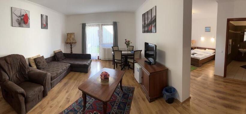 ホテル Boni Családi Wellness