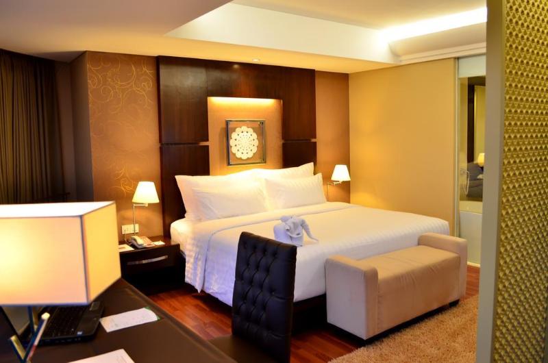 Emersia Hotel And Resort