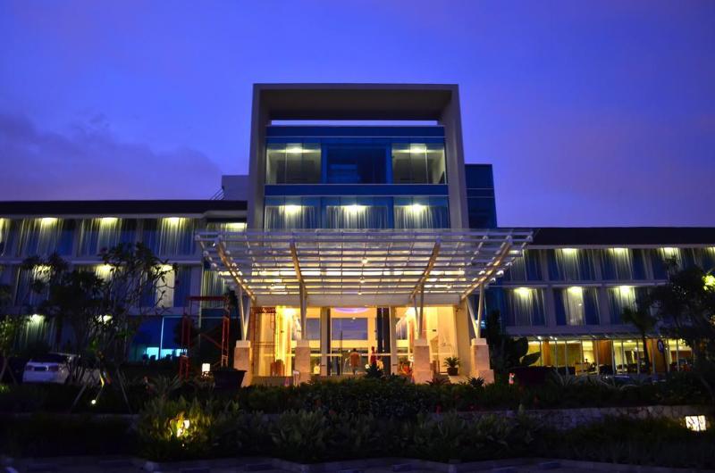 Emersia Hotel And Resort