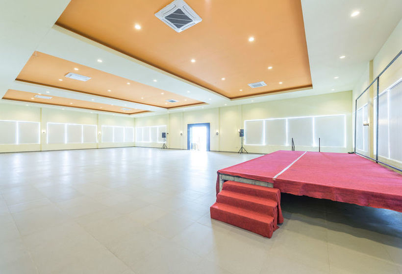 فندق Kampoeng Nelayan Resto And Villa