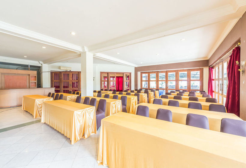 فندق Kampoeng Nelayan Resto And Villa
