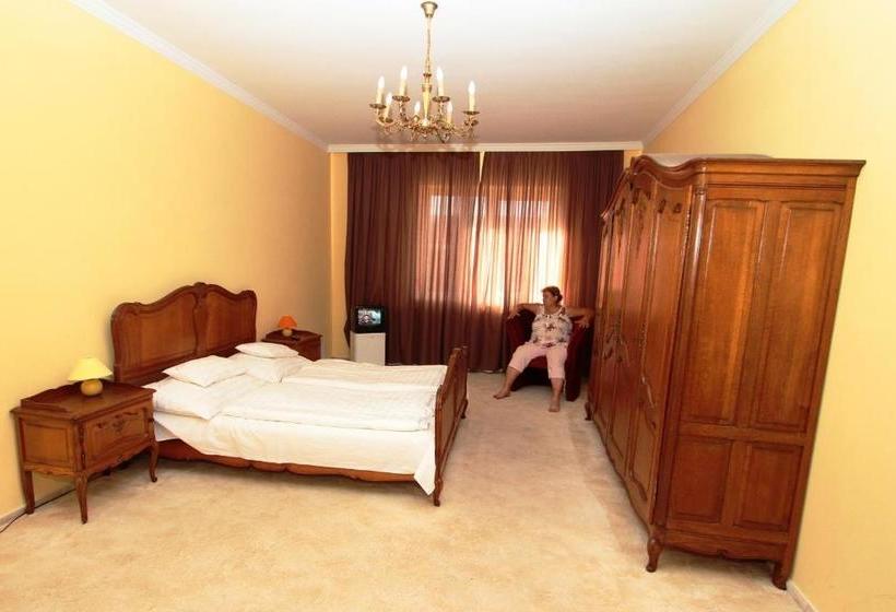 فندق Kincsem Wellness