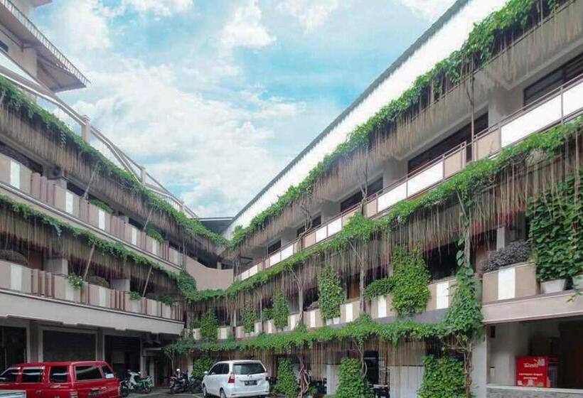 هتل Lestari Near Lippo Plaza Mall Jember Mitra Reddoorz