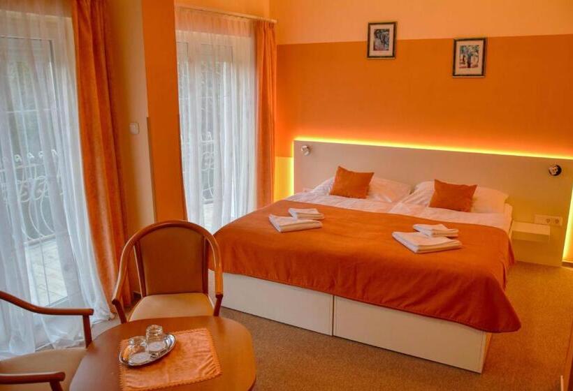 Отель Penta Lux