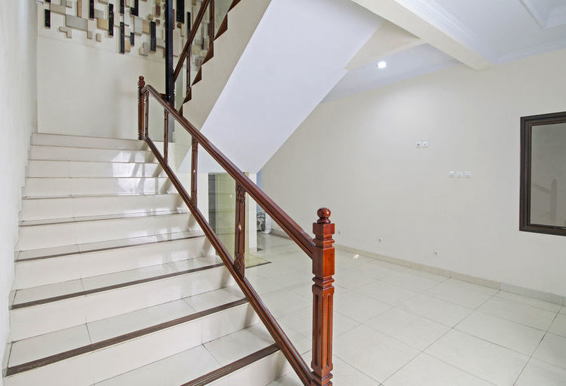 هتل Reddoorz @ Tebet Utara