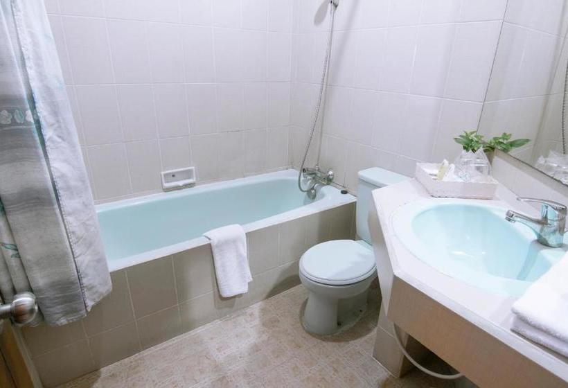 هتل Tanjung Pesona Beach Resort & Spa