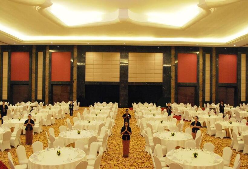 هتل The Singhasari Resort Batu